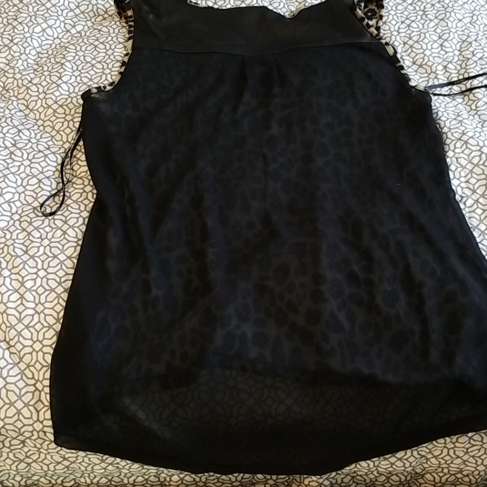 Tank Top🔴🔴3/$10 - Picture 2 of 3